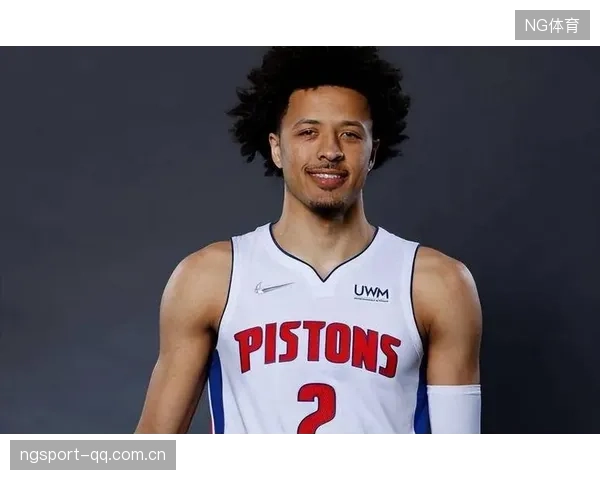NBA巨星点赞CBA新星表现，见证未来篮球之星崛起的奇迹