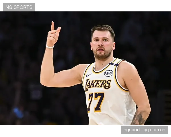 NBA东契奇突破分球：全能球员的致命武器