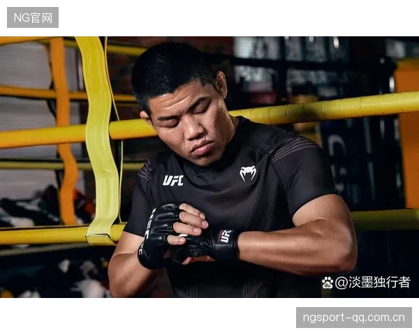 UFC拳手被KO后仍微笑离场：坚持与坚韧的最佳诠释